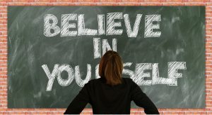 Kebiasaan ini Dapat Menurunkan Harga Diri (Self-Esteem)! |  SimulasiKredit.com
